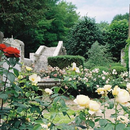 Le Pavillon De Vallet Bed & Breakfast Athee-sur-Cher Exterior photo