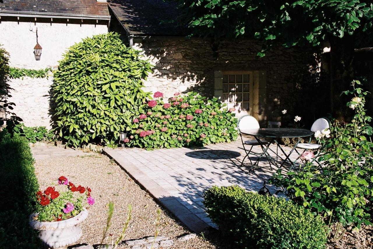 Le Pavillon De Vallet Bed & Breakfast Athee-sur-Cher Exterior photo